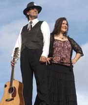 Pat Drummond & Karen Lynne 'unplugged' at Macquarie Towns Music Club